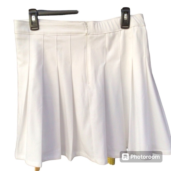 Hollister California Ultra Rise White Pleated Mini Skirt - Picture 4 of 11